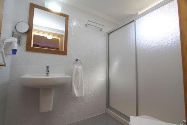 Sirius Mi Çeşme Bilik gambar