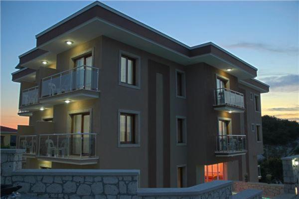 Sirius Mi Çeşme Luaran gambar